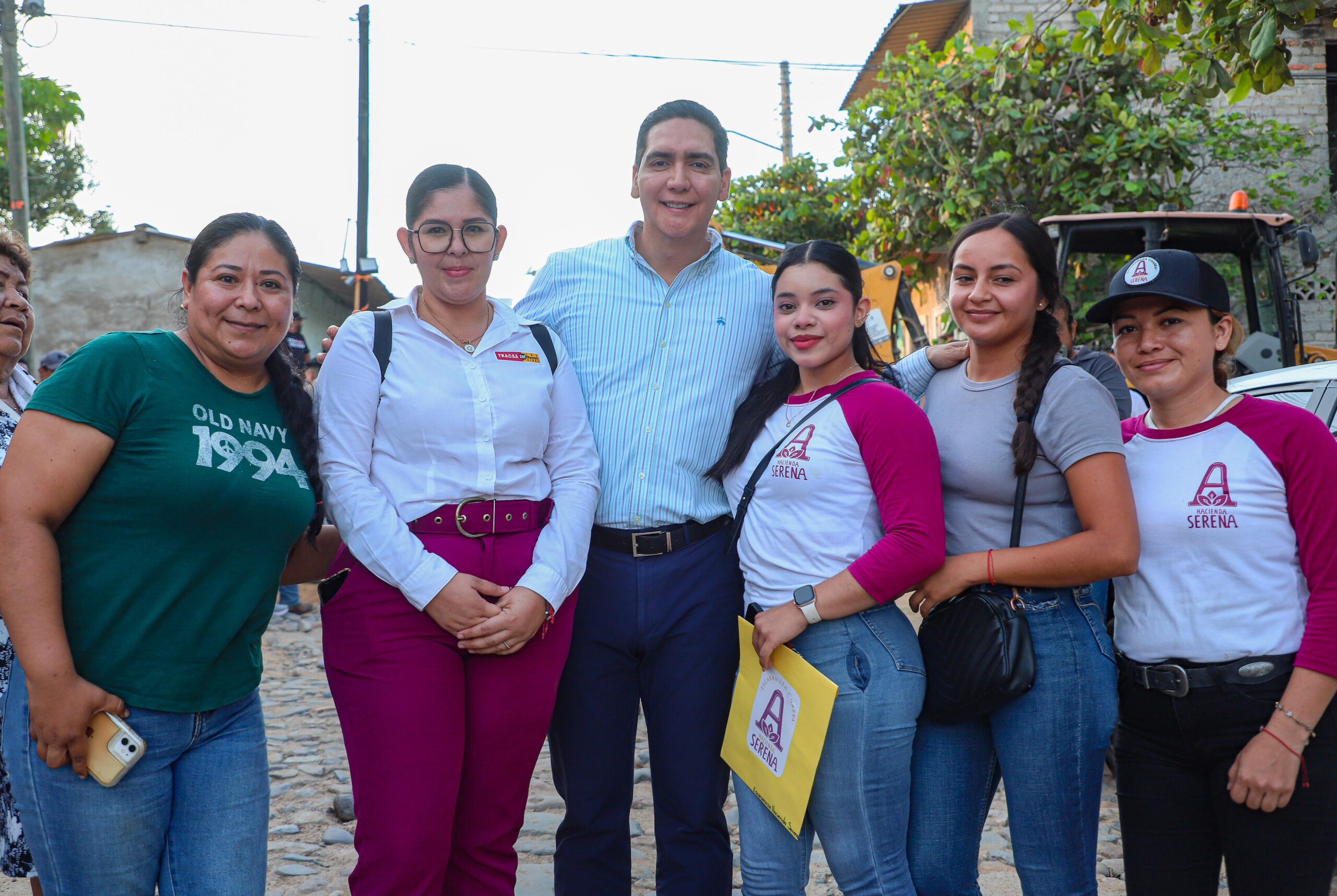 Héctor Santana arranca pavimentación de la calle Zacatecas en Valle de Banderas
