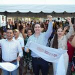 Héctor Santana arranca obra de pavimentación en la calle 3 de Octubre en El Porvenir