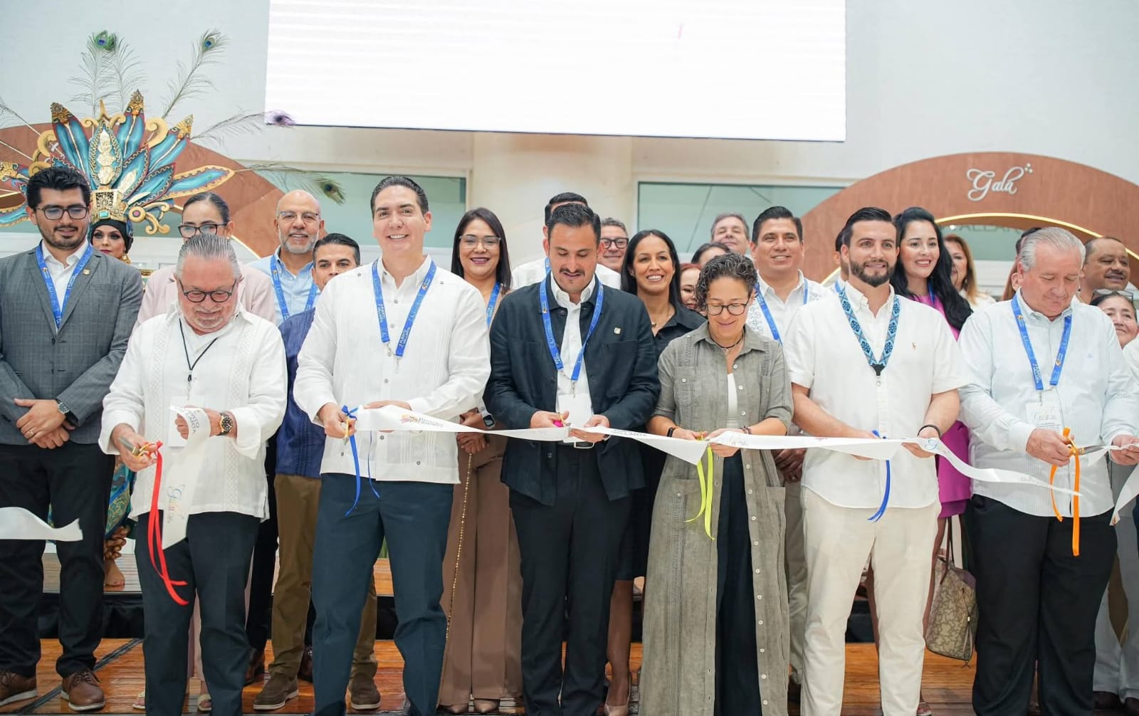 Héctor Santana resalta el progreso de Bahía de Banderas en la Gala