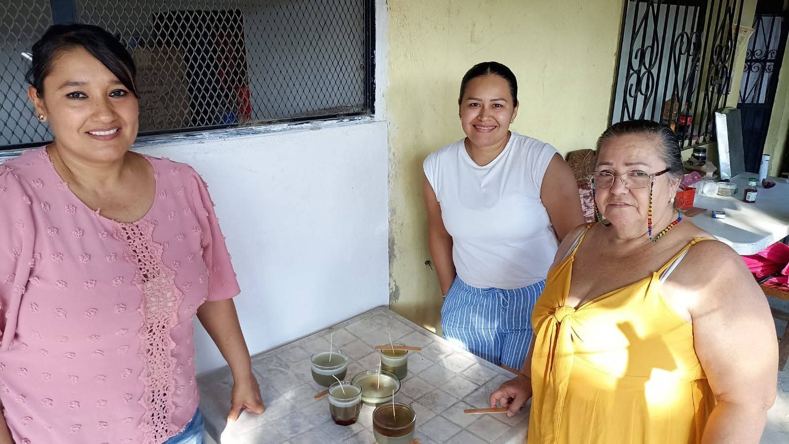 Realizan curso de elaboración de velas en San Juan Papachula